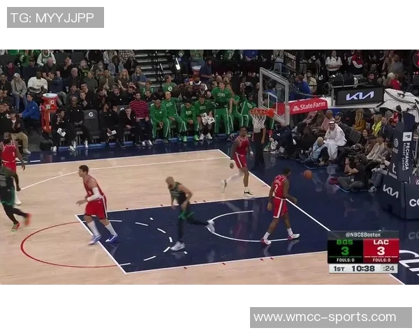 杰伦布朗独自发力砍下33分7板4助可惜失误偏多达7次